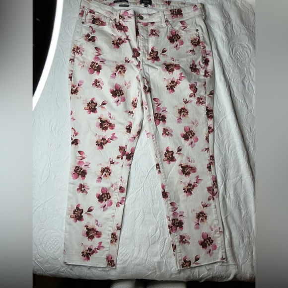 NYDJ Floral Ankle Jeans - Pink and White - Picture 1 of 6